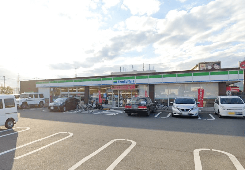 ファミリーマート茨木鮎川店